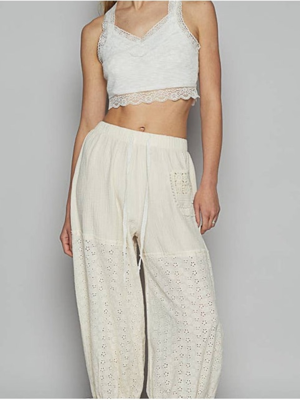 POL Cream Eyelet & Crochet Bloomer Pants size Medium